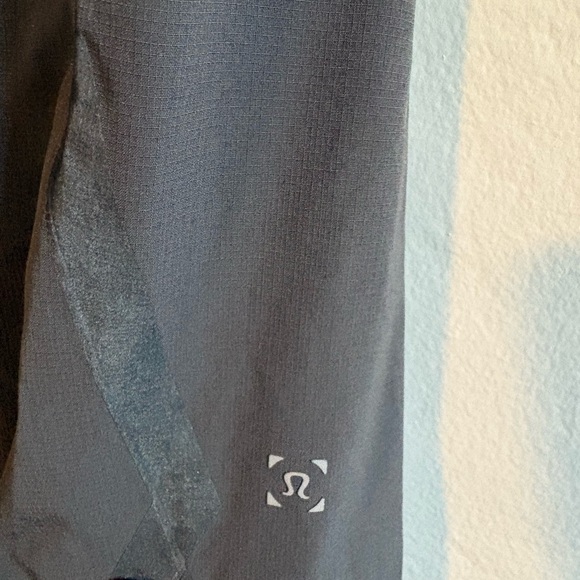 🩶 Lululemon Pace Breaker Shorts in Gray 🩶 - Picture 4 of 4